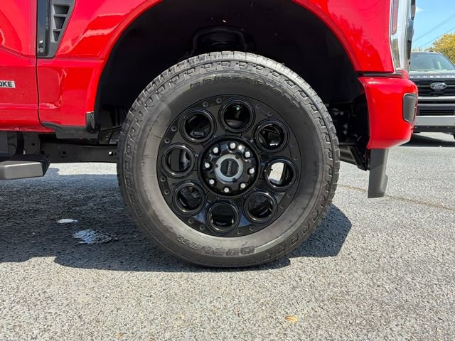 Certified 2025 Ford F250 Lariat w/ Black Appearance Package AWD/4WD image 32
