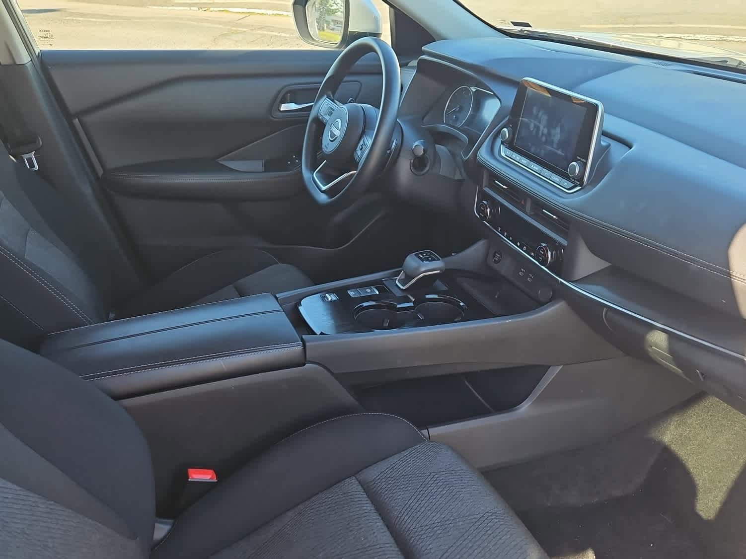 Used 2024 Nissan Rogue SV image 13