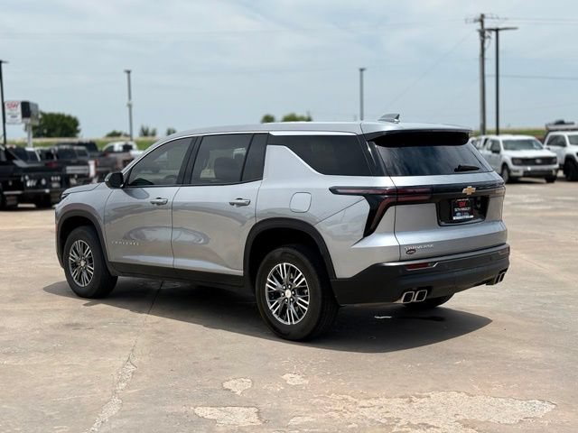 Used 2024 Chevrolet Traverse LS FWD image 4