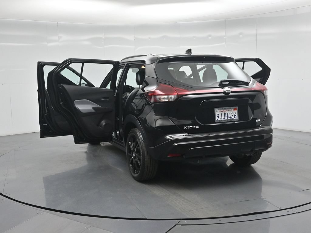 Used 2023 Nissan Kicks SR w/ SR Premium Package FWD image 33