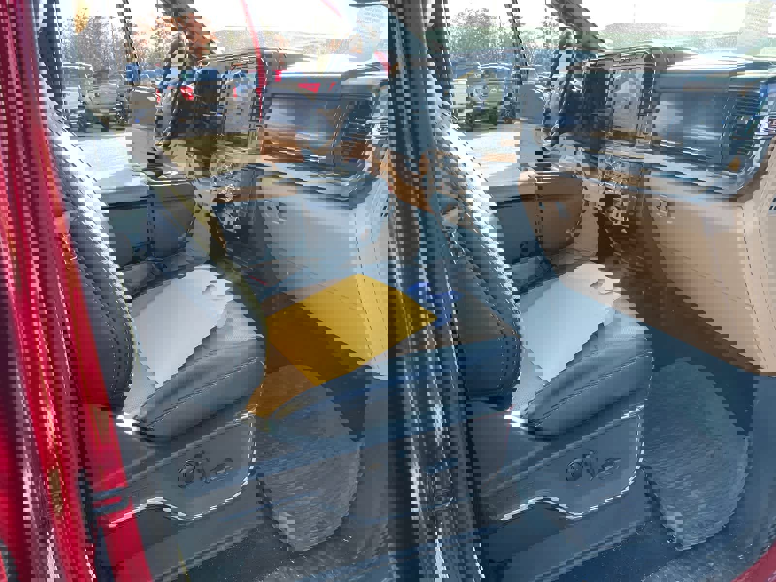 Certified 2023 Ford F250 Lariat w/ Chrome Package image 17