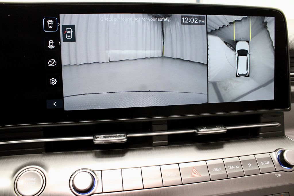 Used 2024 Hyundai Kona Limited FWD image 2