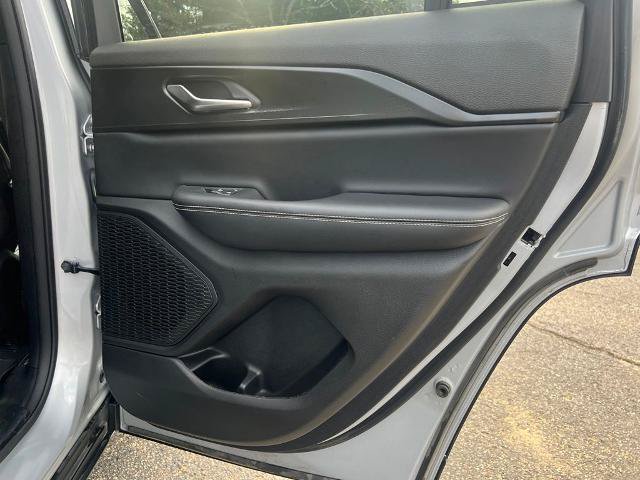 Used 2023 Jeep Grand Cherokee Altitude AWD/4WD image 35
