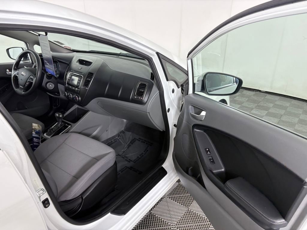 Used 2018 Kia Forte LX w/ LX Rear Camera Package image 31