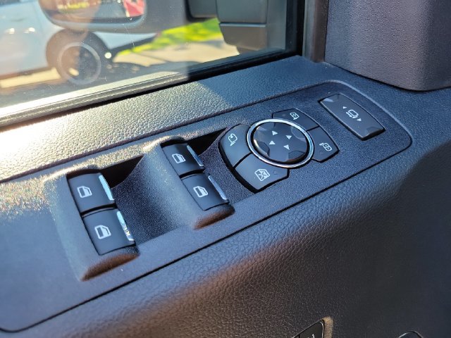 Certified 2022 Ford F350 Lariat w/ Tremor Off-Road Package AWD/4WD image 14