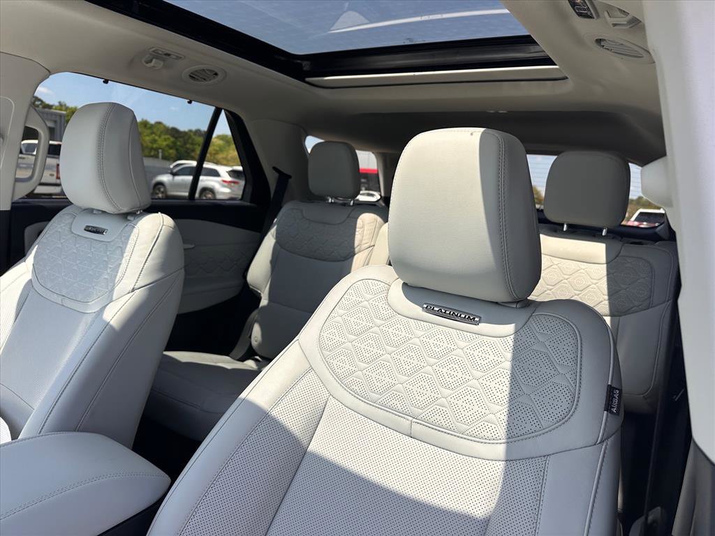 Certified 2025 Ford Explorer Platinum w/ Ultimate Package image 19