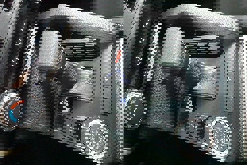 Used 2025 Toyota Tacoma TRD Off-Road image 16