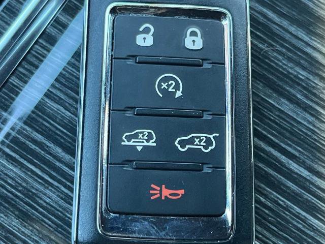 Used 2022 Jeep Wagoneer Series III w/ Flexible Seating Group image 28