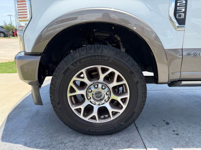 Certified 2022 Ford F250 King Ranch w/ FX4 Off-Road Package AWD/4WD image 4
