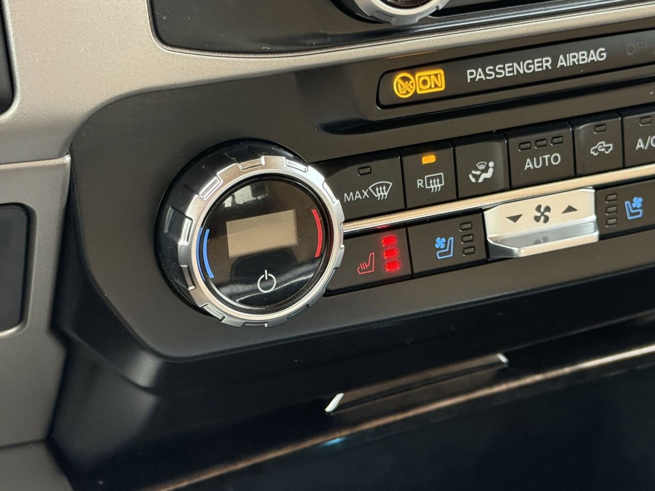 Certified 2022 Ford F250 Lariat w/ Lariat Value Package image 20