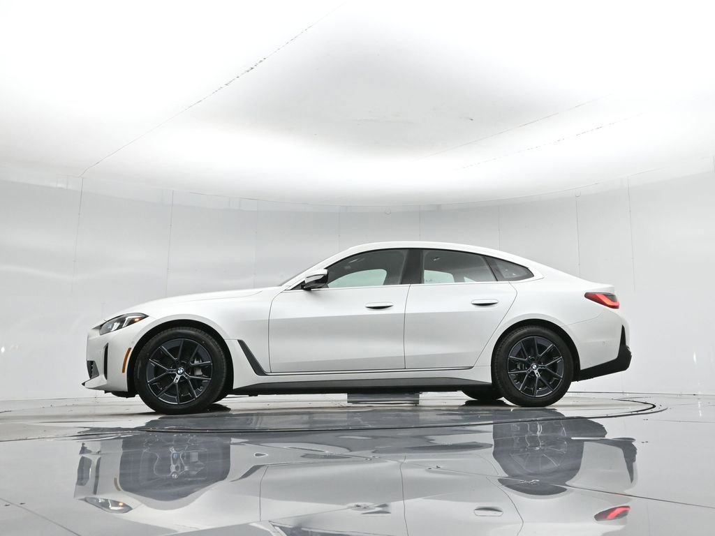 Used 2025 BMW i4 eDrive40 image 21