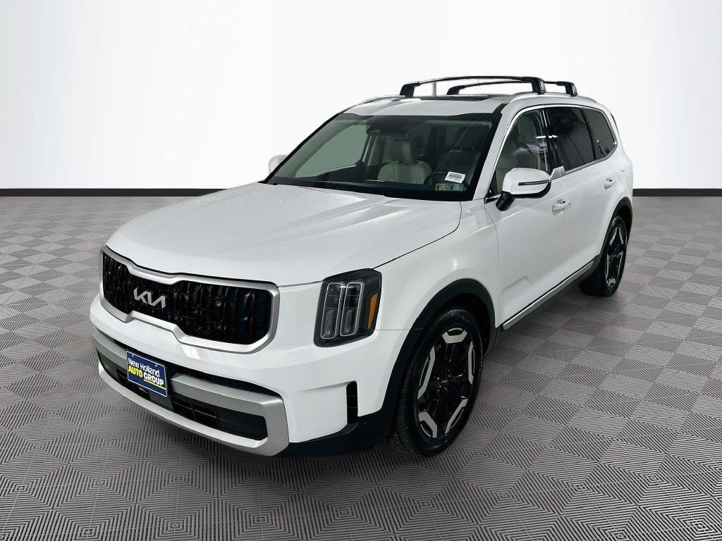 Used 2024 Kia Telluride EX w/ EX Captain's Chair Package AWD/4WD image 5
