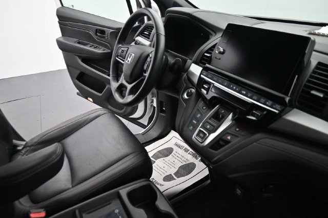 Used 2025 Honda Odyssey Sport-L image 17