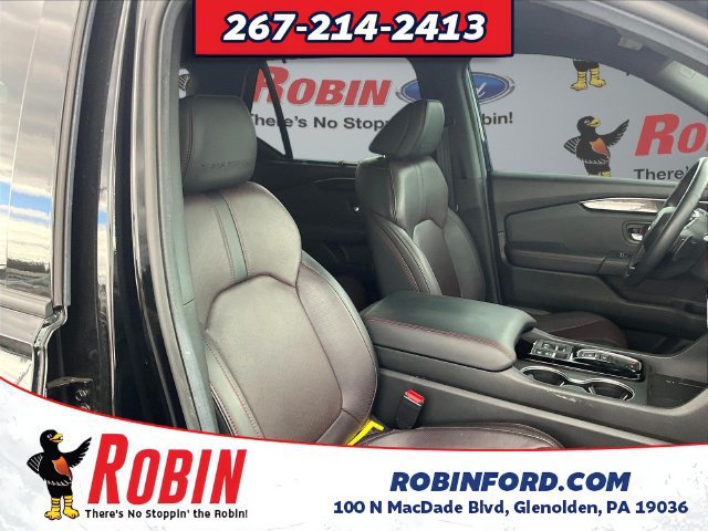 Used 2025 Honda Pilot Black Edition image 28