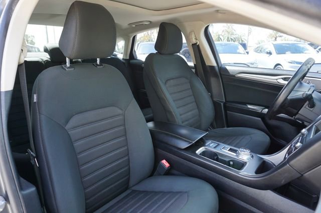 Certified 2020 Ford Fusion SE image 2