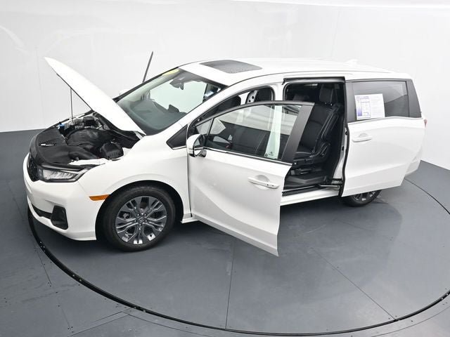 Used 2025 Honda Odyssey Touring image 35