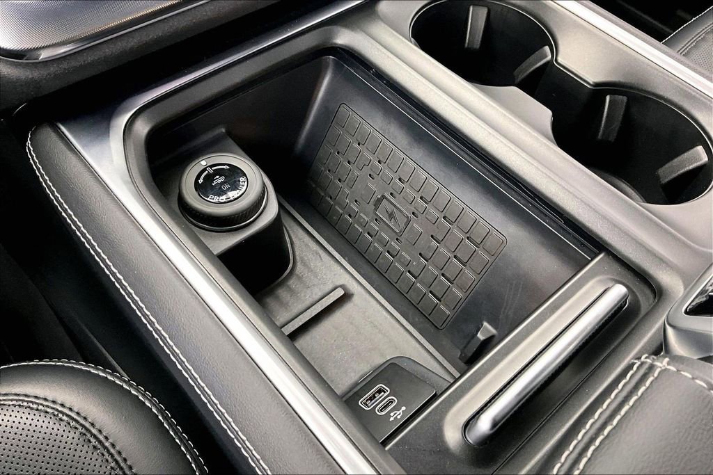 Certified 2025 Ford Expedition Platinum w/ Stealth Performance Package image 33