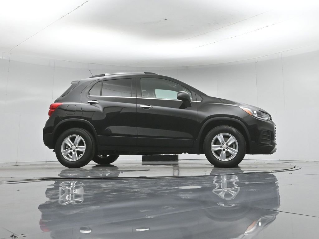 Used 2020 Chevrolet Trax LT w/ LT Convenience Package AWD/4WD image 50