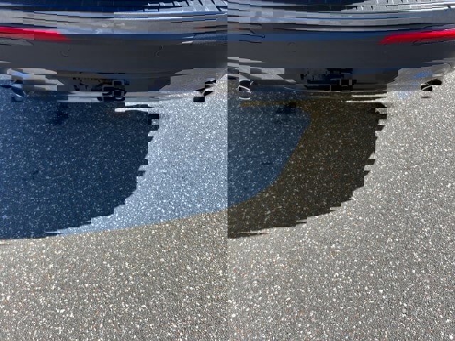 Certified 2022 Ford Explorer XLT w/ Equipment Group 202A image 23