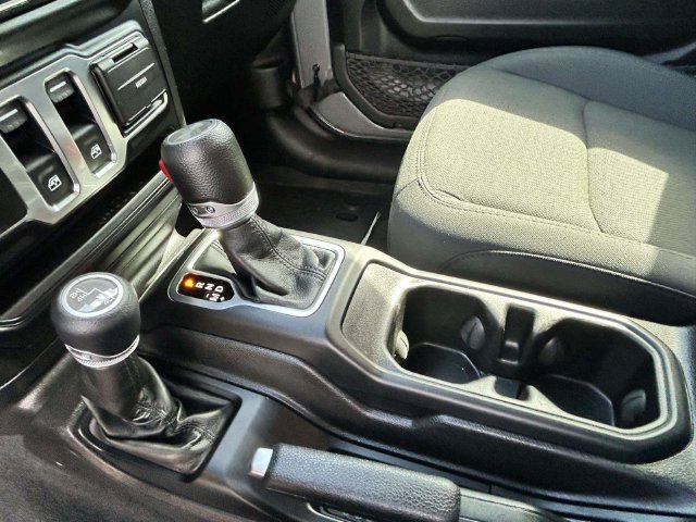 Used 2022 Jeep Wrangler Sport AWD/4WD image 26
