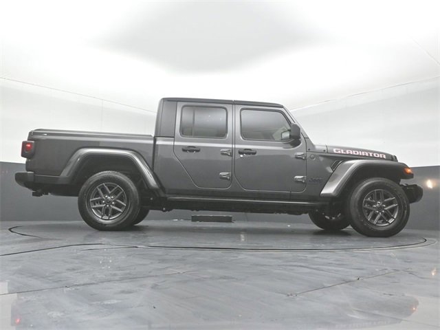 Used 2024 Jeep Gladiator Sport image 17