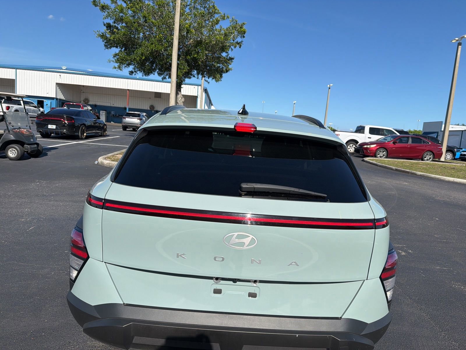 Used 2025 Hyundai Kona SEL FWD image 8