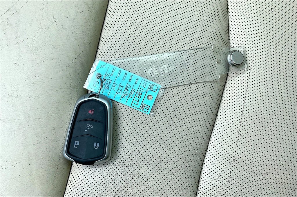 Used 2017 Cadillac XT5 Luxury w/ Driver Awareness Package image 36