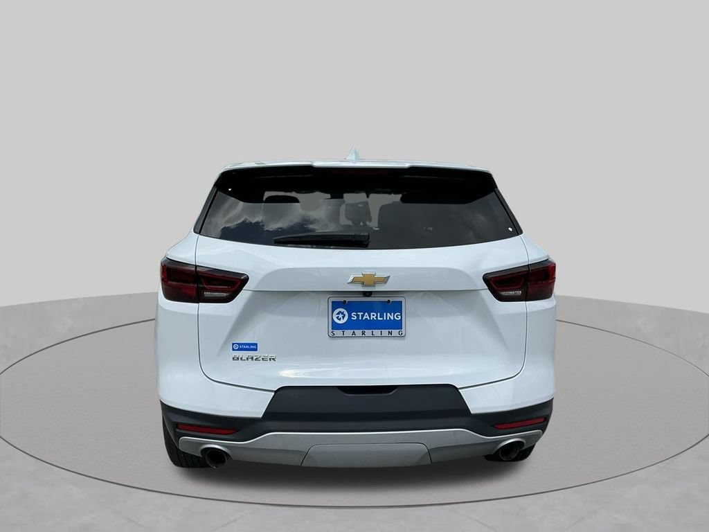 Used 2025 Chevrolet Blazer LT FWD image 4