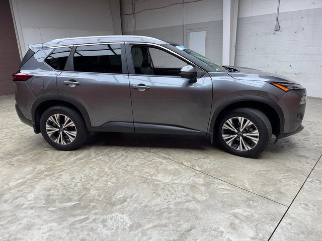 Used 2022 Nissan Rogue SV w/ SV Premium Package image 6