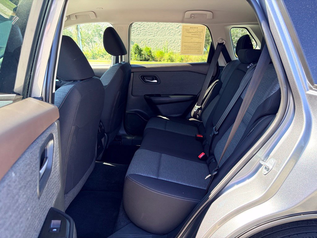 Used 2023 Nissan Rogue SV AWD/4WD image 23