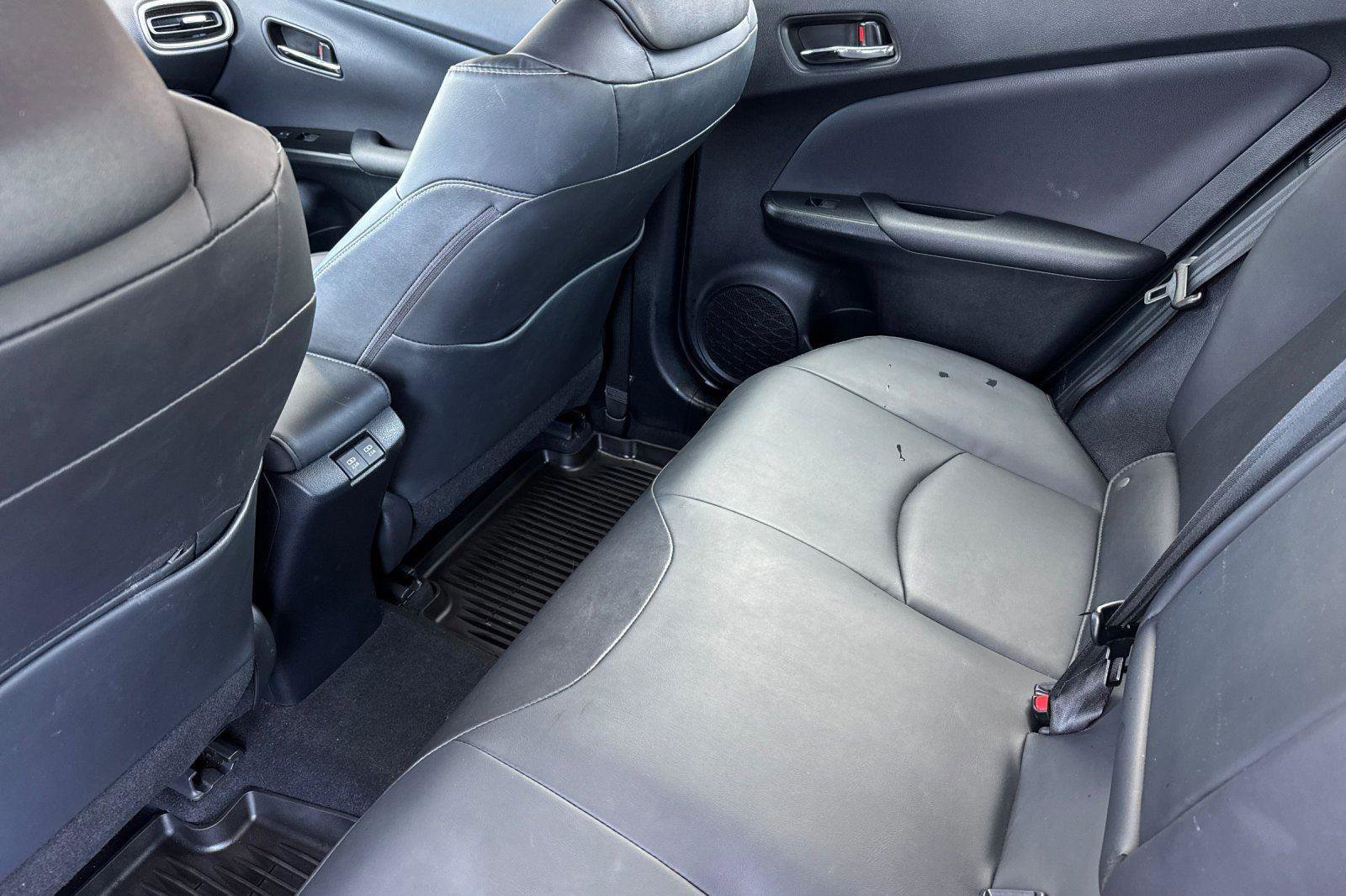 Used 2022 Toyota Prius Prime Limited image 18