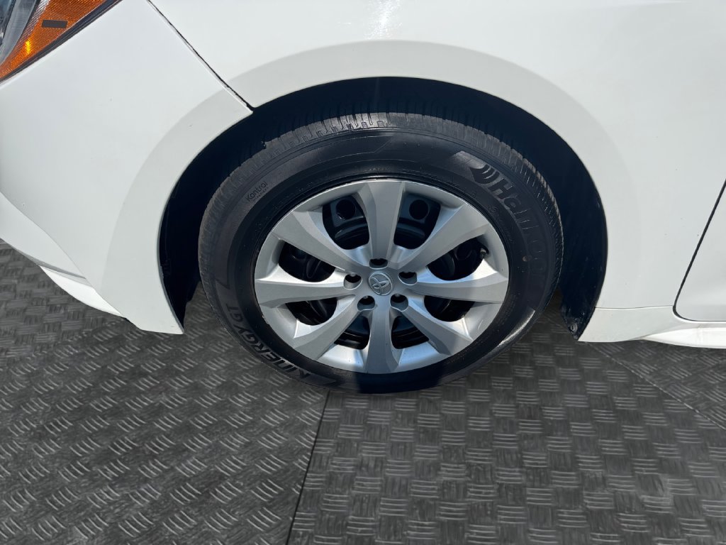 Used 2024 Toyota Corolla LE FWD image 15