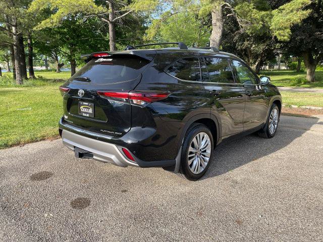 Used 2025 Toyota Highlander Platinum AWD/4WD image 12