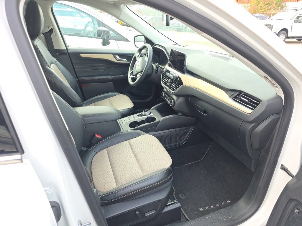 Certified 2021 Ford Escape Titanium w/ Titanium Elite Package image 4