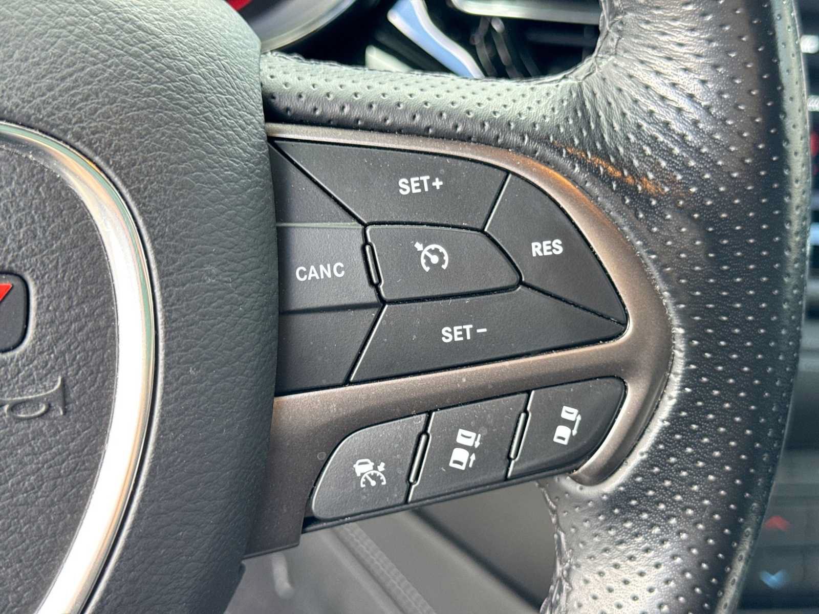 Used 2023 Dodge Durango SXT w/ SXT Blacktop Group AWD/4WD image 26