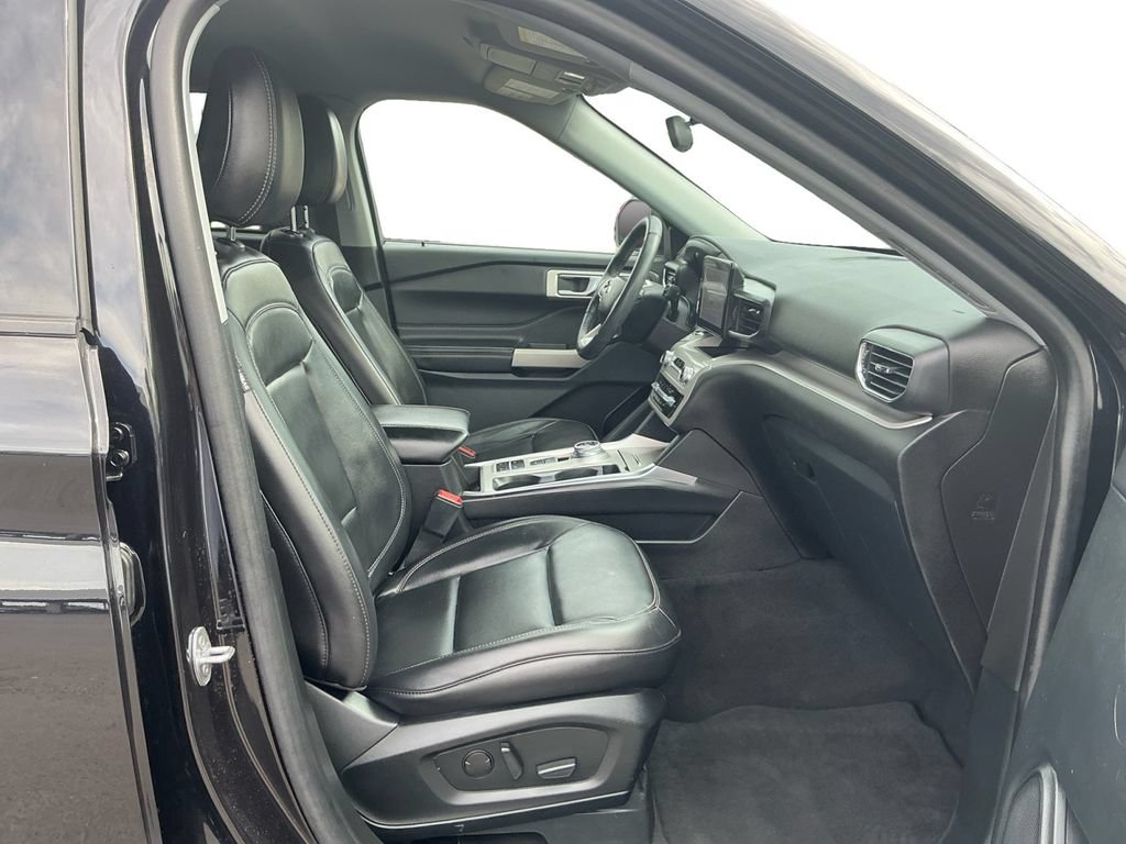 Certified 2023 Ford Explorer XLT w/ Equipment Group 202A RWD image 22