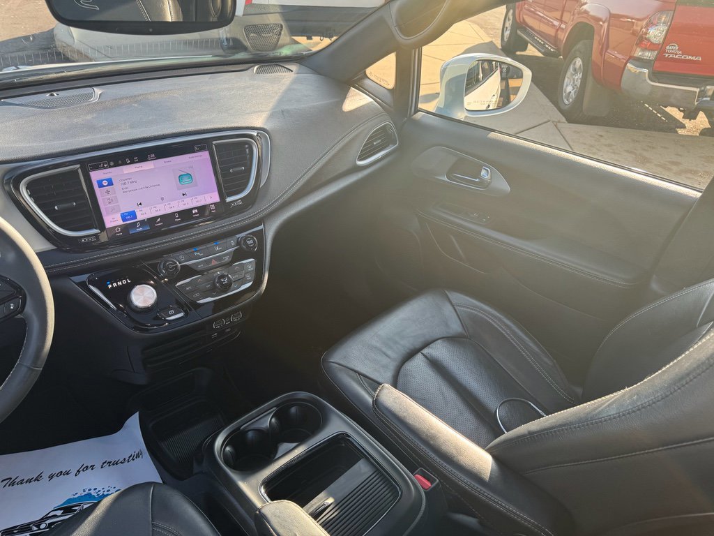 Used 2022 Chrysler Pacifica Touring-L w/ S Appearance Package image 24
