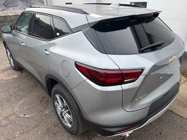 Used 2024 Chevrolet Blazer LT w/ Convenience Package FWD image 4