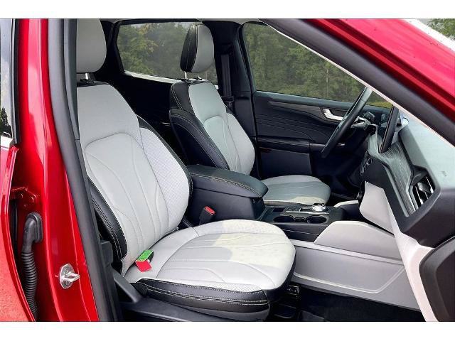 Certified 2026 Ford Escape Platinum w/ Premium Technology Package AWD/4WD image 27