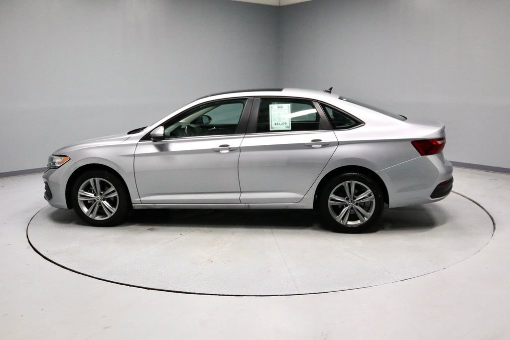 Used 2024 Volkswagen Jetta SE FWD image 8