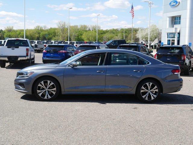 Used 2021 Volkswagen Passat 2.0T SE FWD image 6