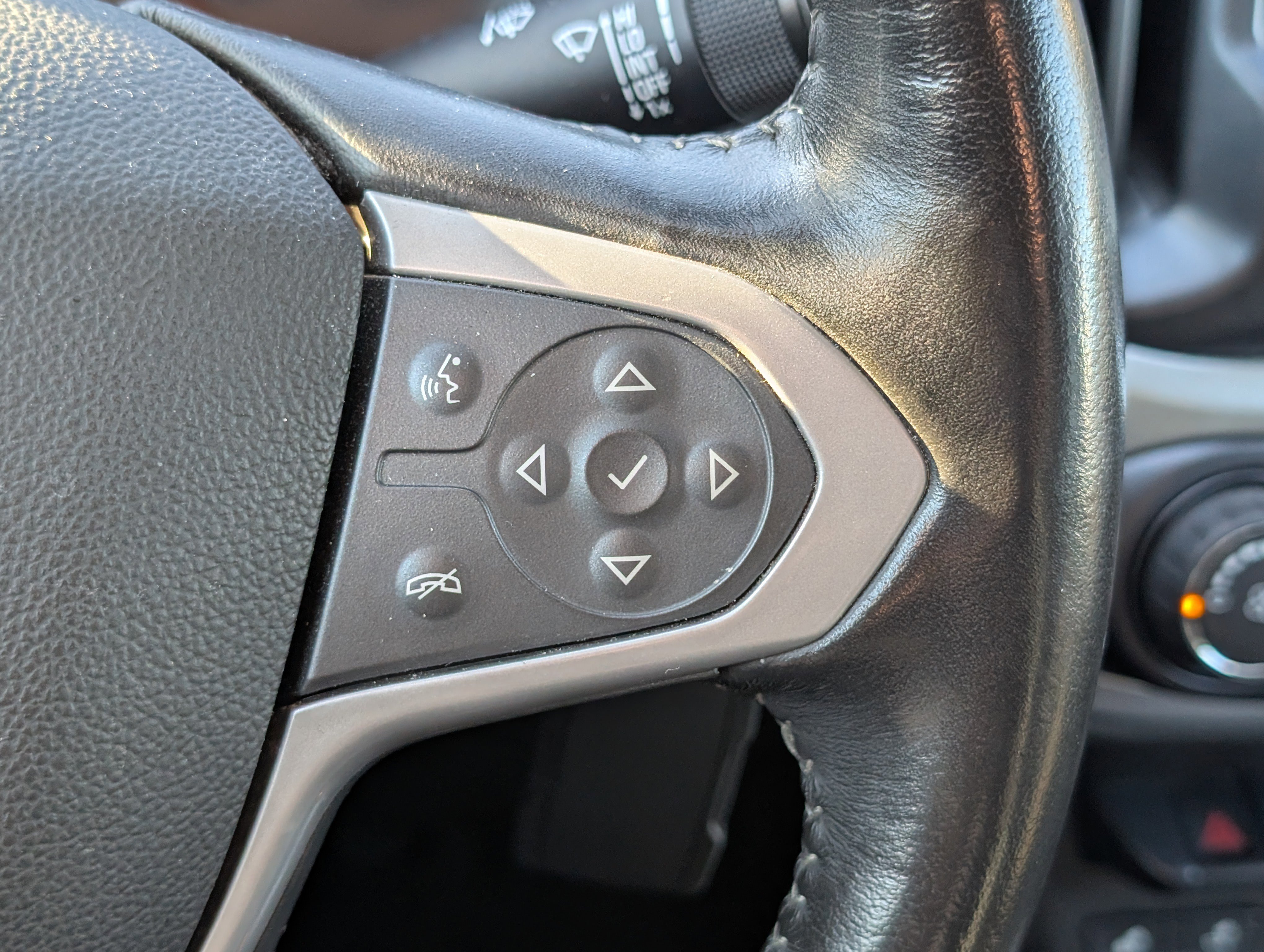 Used 2021 Chevrolet Colorado LT w/ LT Convenience Package image 23