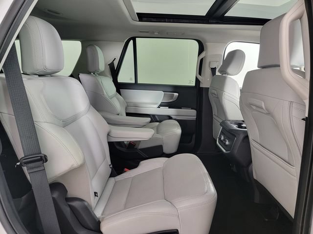 Certified 2025 Ford Expedition Platinum AWD/4WD image 17