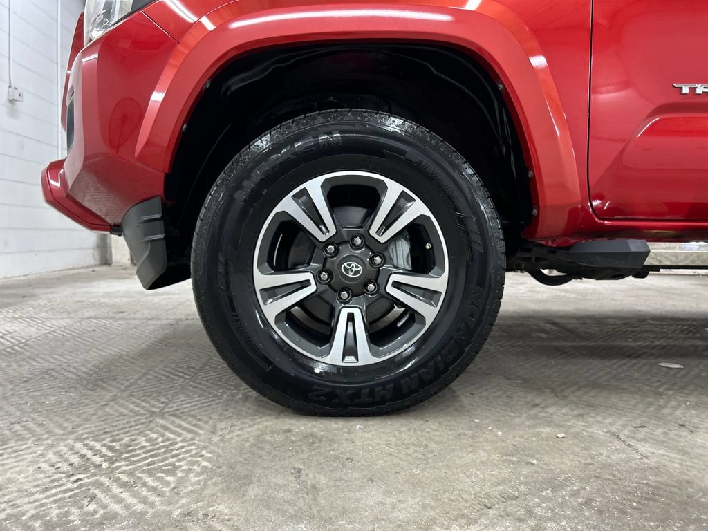 Used 2018 Toyota Tacoma TRD Sport RWD image 13