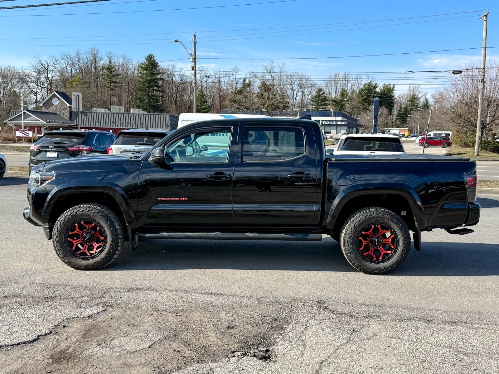 Used 2023 Toyota Tacoma TRD Sport w/ Black Out Package (TMS) image 8