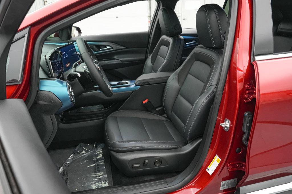 Used 2024 Chevrolet Equinox EV LT FWD image 13