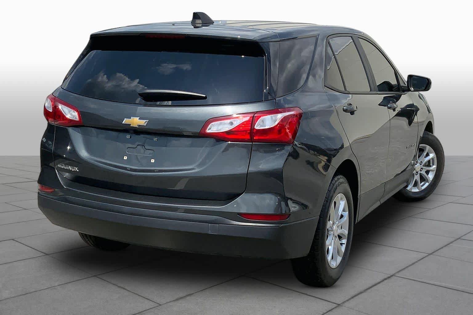 Used 2020 Chevrolet Equinox LS w/ LS Convenience Package FWD image 12