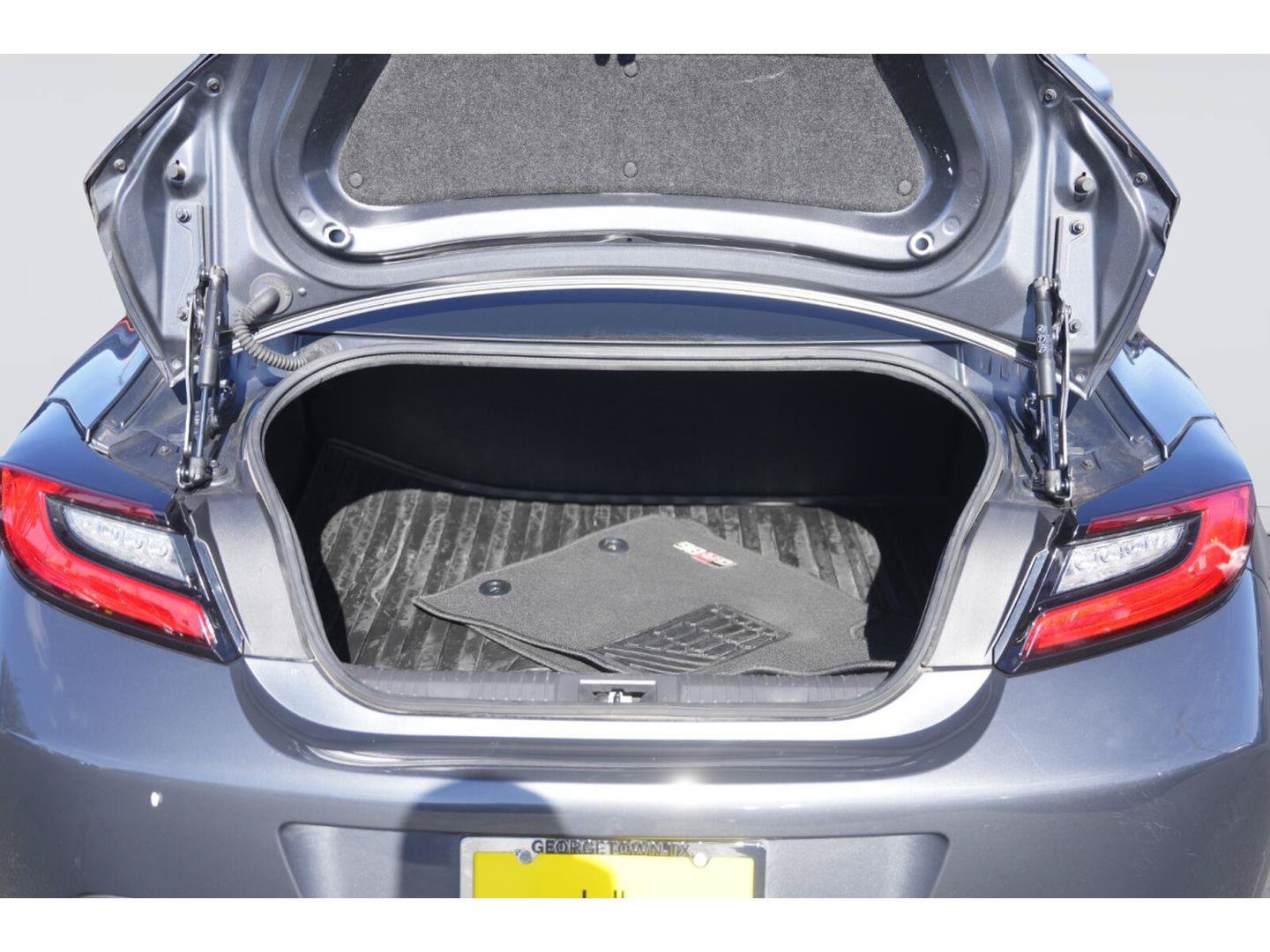Used 2023 Toyota GR86 Premium RWD image 28