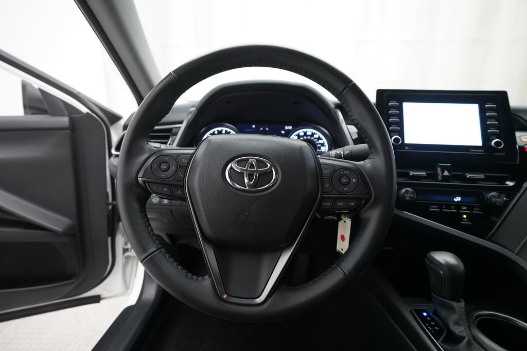 Used 2024 Toyota Camry SE AWD/4WD image 4