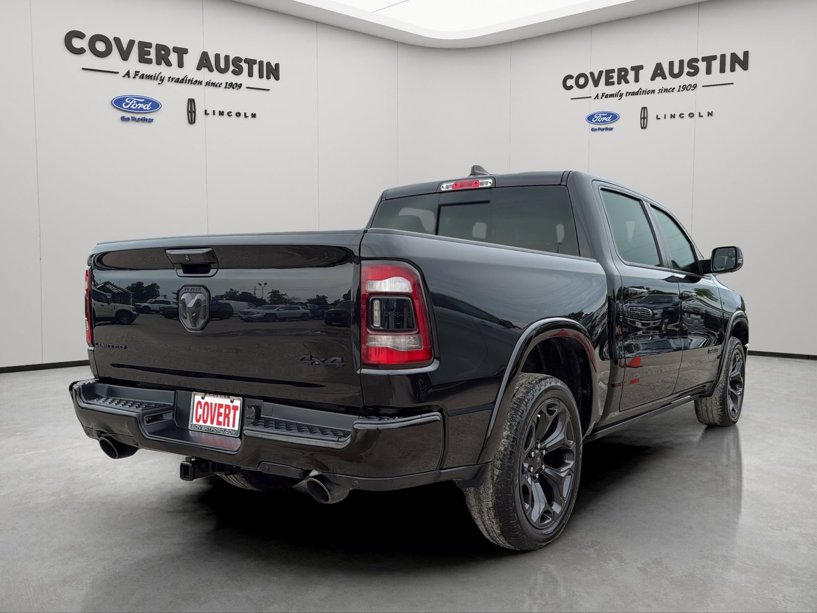 Used 2023 RAM 1500 Limited w/ Night Edition AWD/4WD image 5
